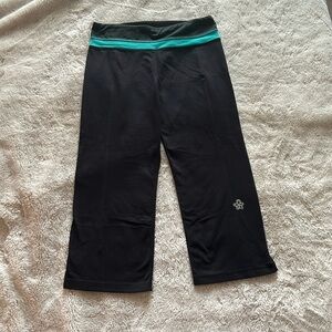 🌻2/$10🌻 3/4 length athletic pants, tuff athletics, size small